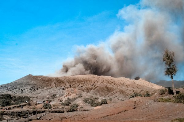 Comment découvrir les volcans de la chaîne des Puys en Auvergne, France : pistes et sécurité ?